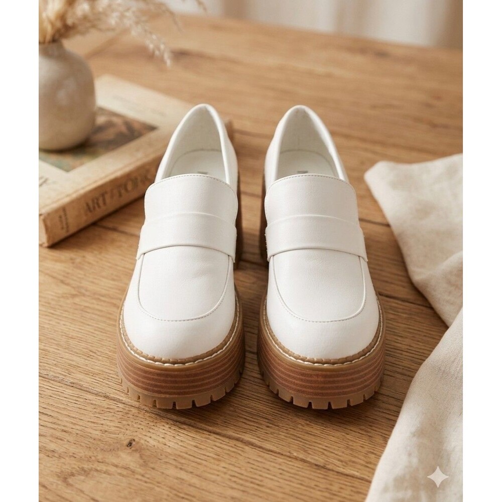 MIA White Lug Sole Slip-On Retro Heeled Penny Loafers Womens Size 8